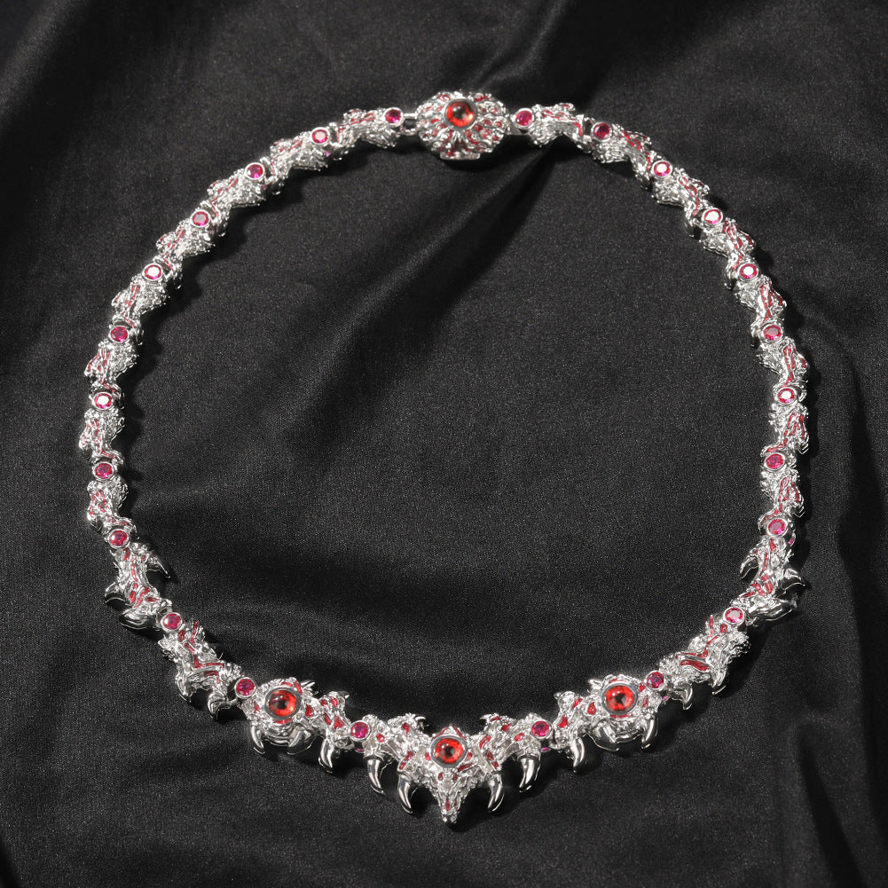 Collar de hip-hop exagerado con pinchos parásitos de ojos rojos y espinas con incrustaciones de diamantes