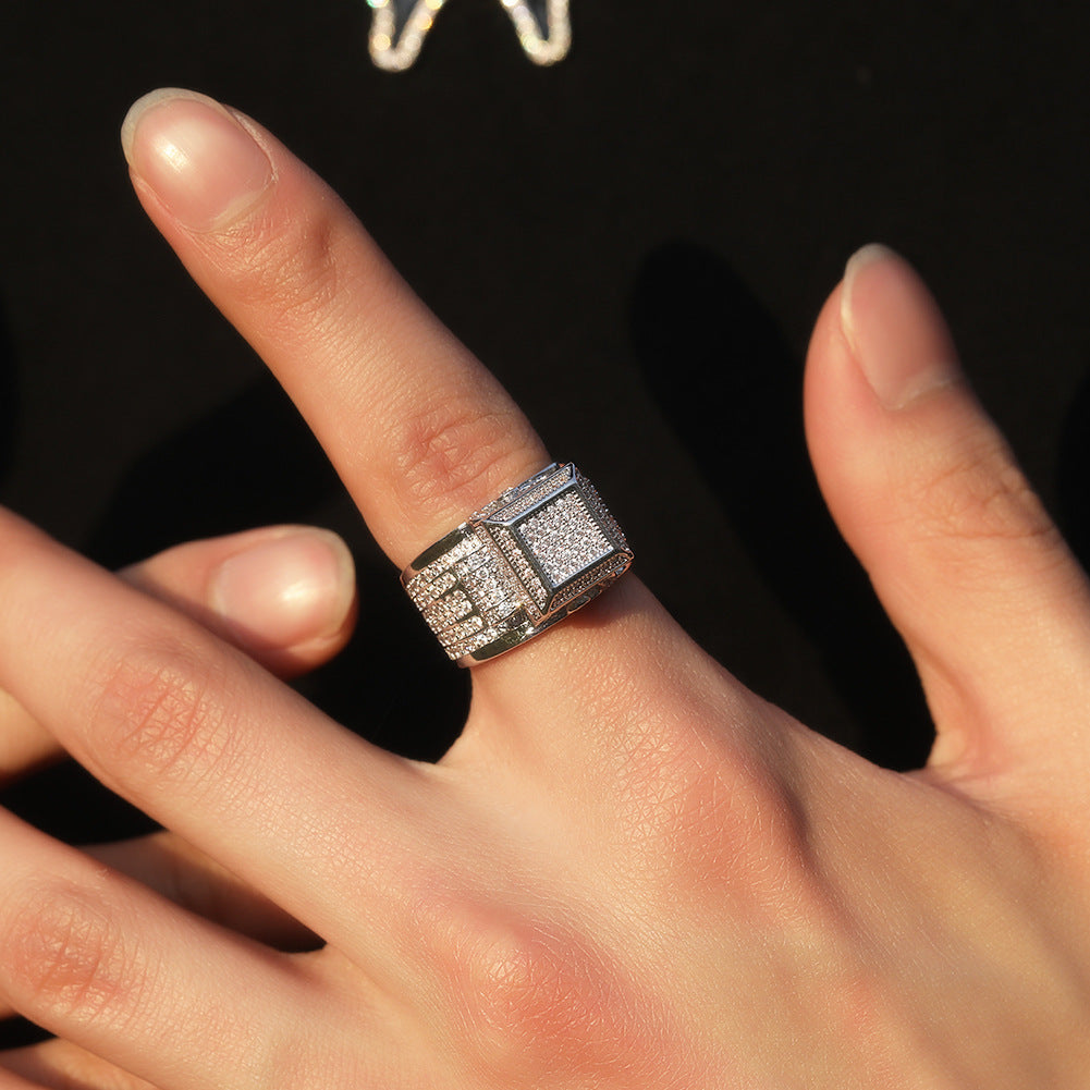 Anillo de pareja con incrustaciones de diamantes cuadrados estilo hip-hop